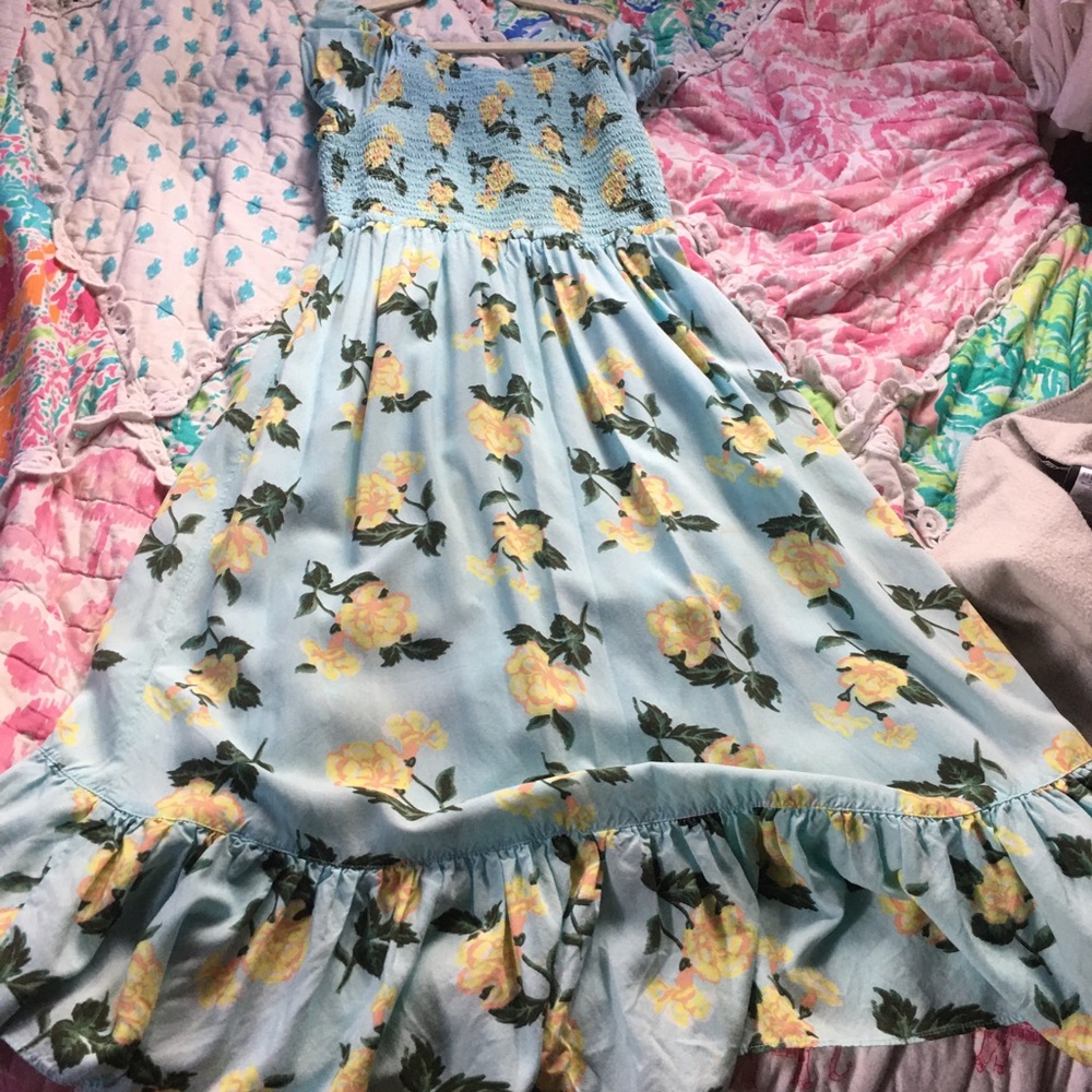 Has been worn once for a low-key wedding